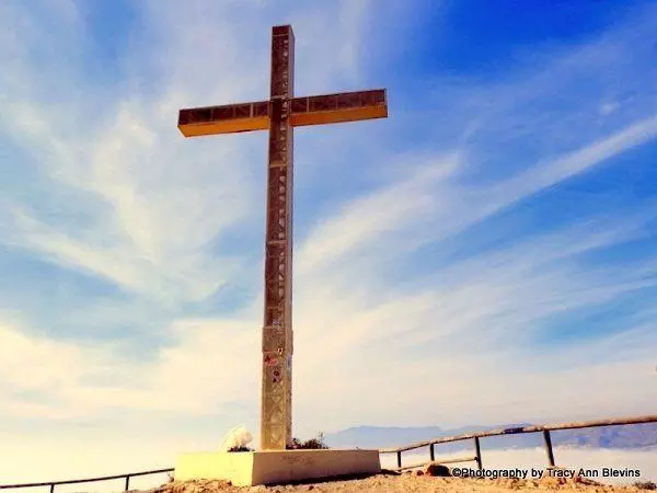 The Cross Benidorm, La Cruz 