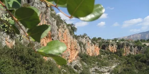 Gata de Gorgos, Las Cuevas Rojas