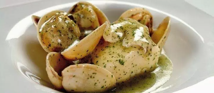 Hake Fillets with Clams in Salsa Verde