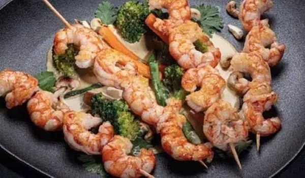 King Prawn Skewers with Satay Sauce Recipe