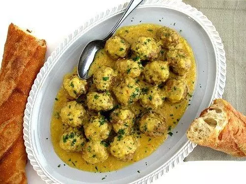 Spanish Meatballs with Almond Sauce