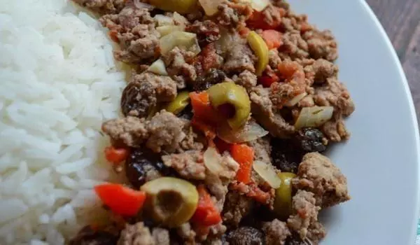 AUTHENTIC SPANISH PICADILLO