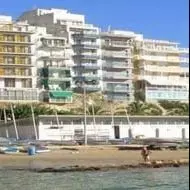 La Mar Apartments