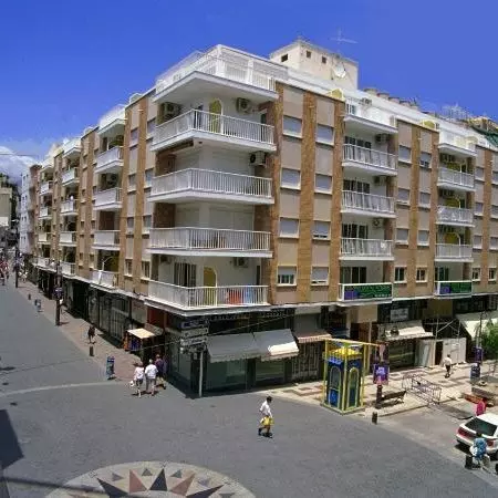 Avenida Apartments