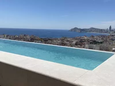 Infinity pool